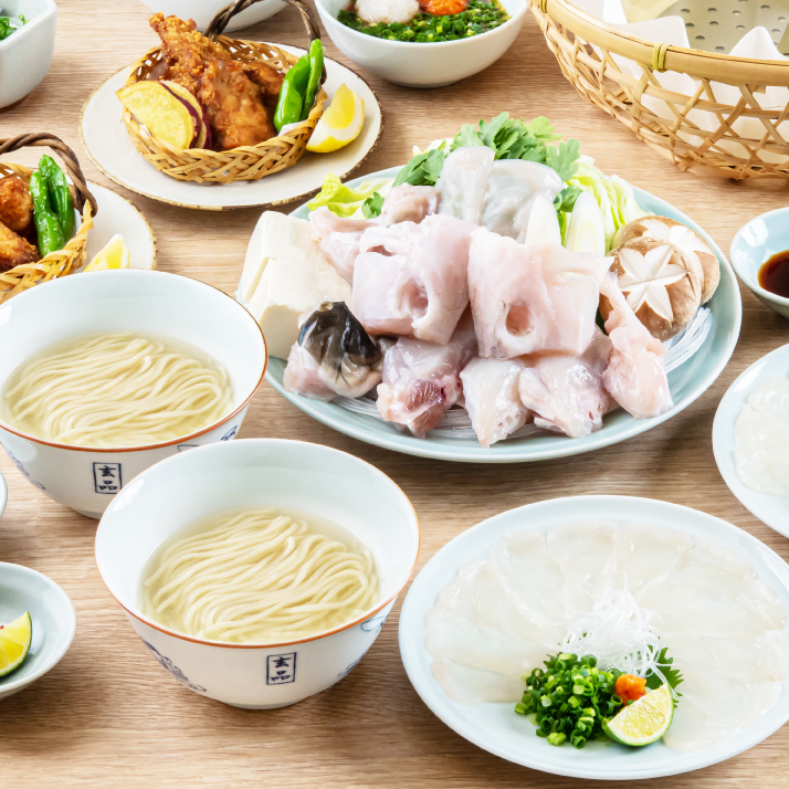 らぁ麺 飯田商店 × 玄品<br>【ふぐらぁ麺】が遂に完成！<span>ラーメン業界最高峰 飯田将太氏<br>トータルプロデュース</span><ul><li></li><li>季節限定</li><li>店舗限定</li></ul>