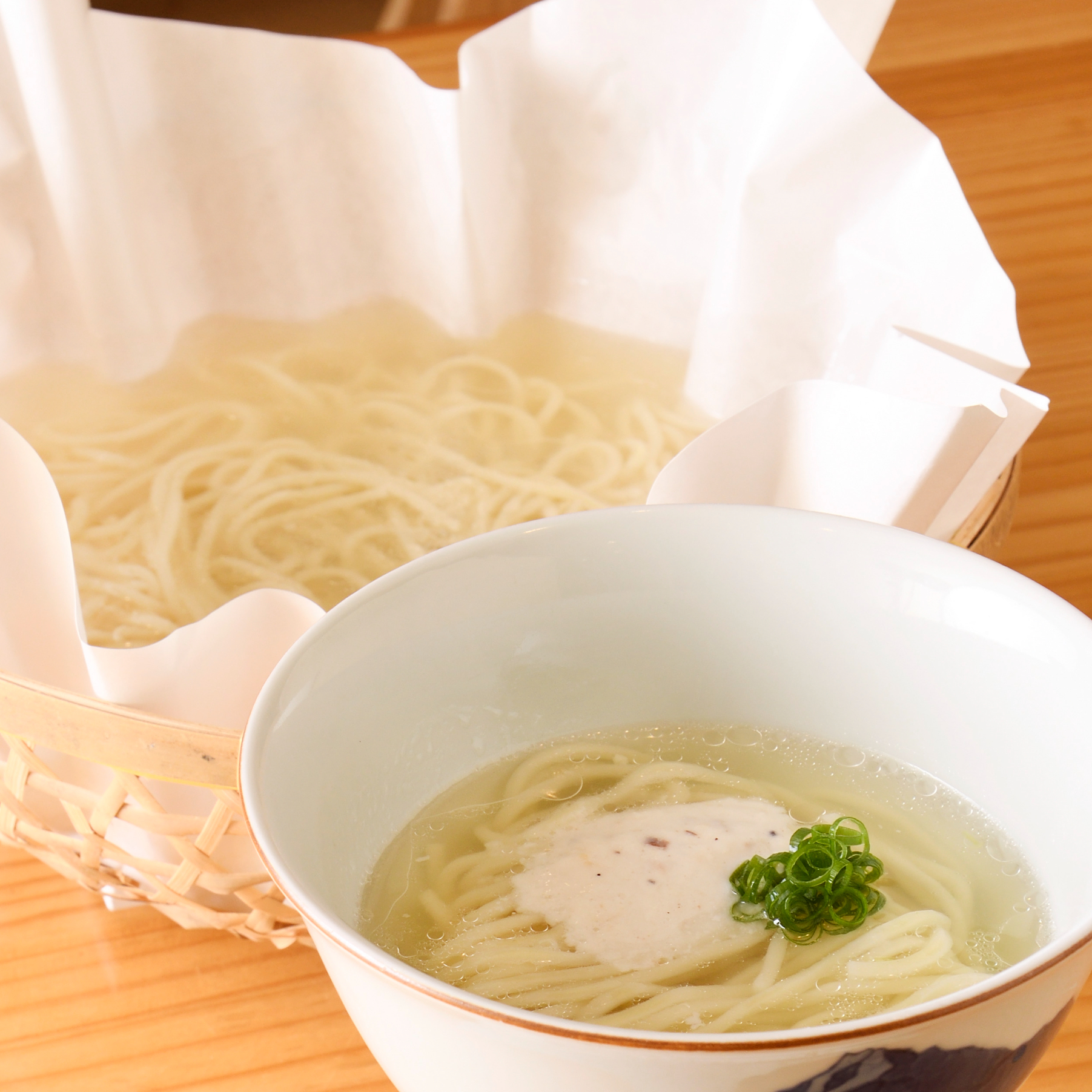 らぁ麺 飯田商店 × 玄品<br>【ふぐらぁ麺】が遂に完成!<span>ラーメン業界最高峰 飯田将太氏<br>トータルプロデュース</span><ul><li>キャンペーン</li><li>季節限定</li><li>店舗限定</li></ul>